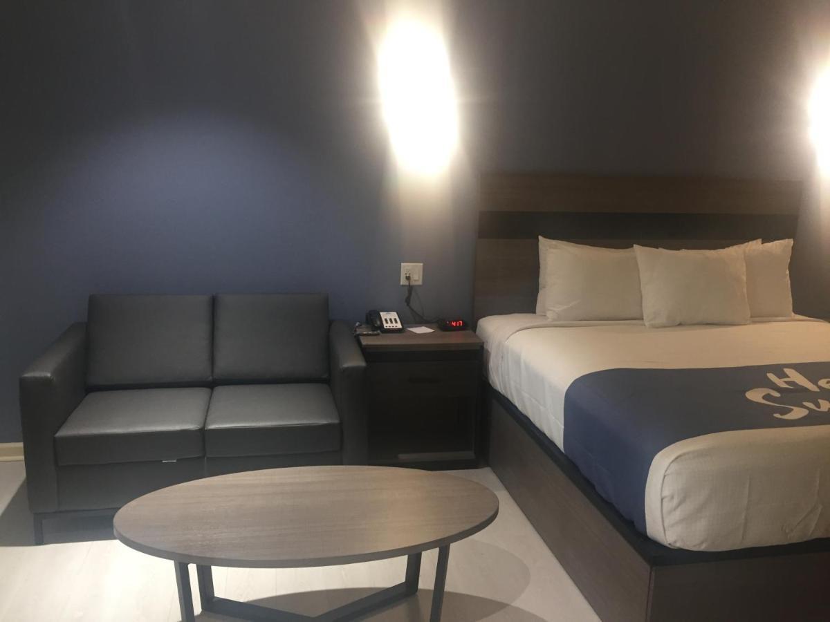 Days Inn By Wyndham Фрийпорт Екстериор снимка