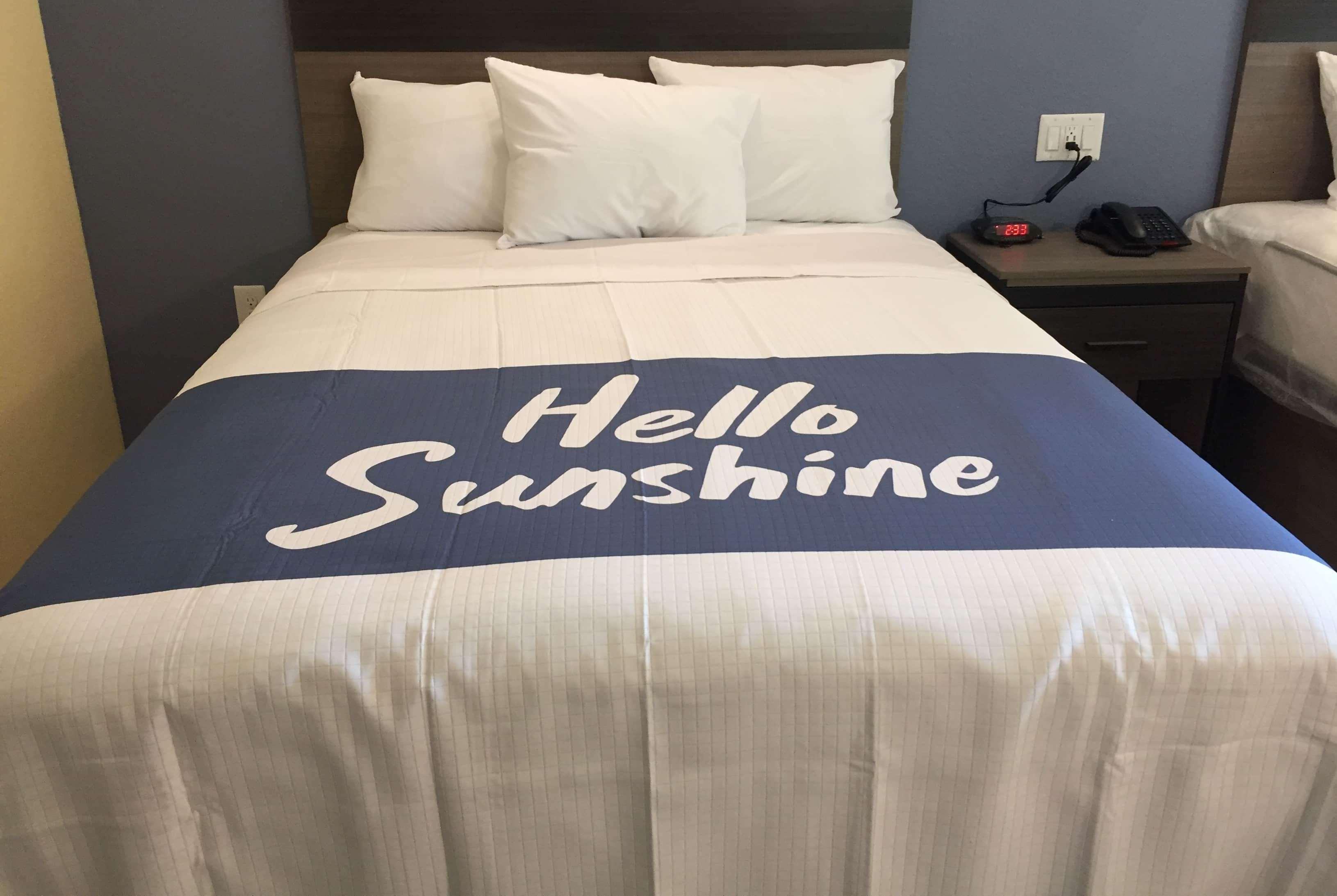 Days Inn By Wyndham Фрийпорт Екстериор снимка