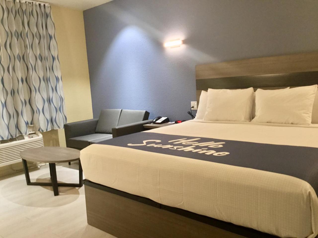 Days Inn By Wyndham Фрийпорт Екстериор снимка