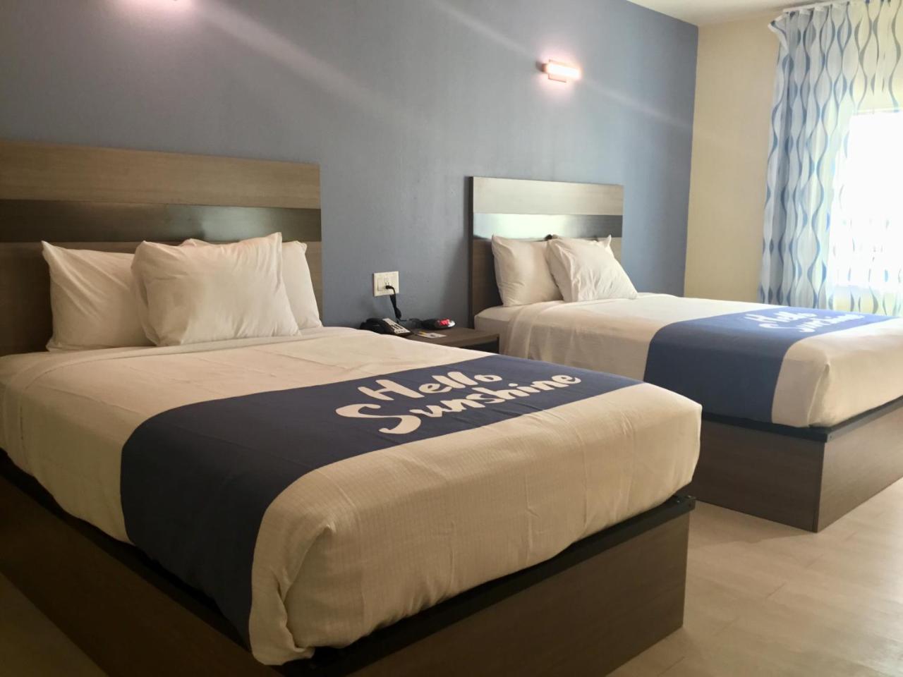 Days Inn By Wyndham Фрийпорт Екстериор снимка